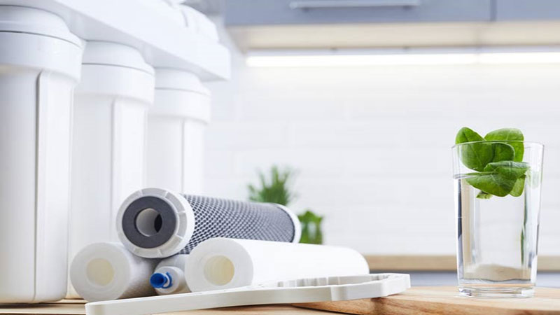 تصویر مراحل انتخاب بهترین فیلتر تصفیه آب خانگی با توجه به کیفیت آب، نوع دستگاه و استاندارد بودن فیلتر؛ مناسب برای راهنمای خرید فیلتر تصفیه آب.